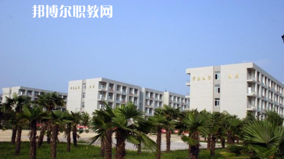 云南夏蒙衛(wèi)生學(xué)校2021年學(xué)費、收費多少