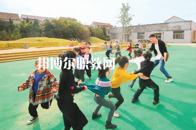 云南2021年中專幼師學?？梢钥即髮? width=