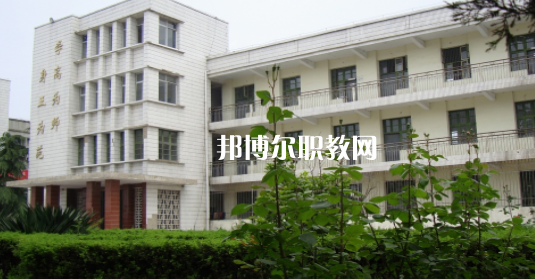 安徽省霍邱師范學(xué)校2021年報名條件、招生要求、招生對象