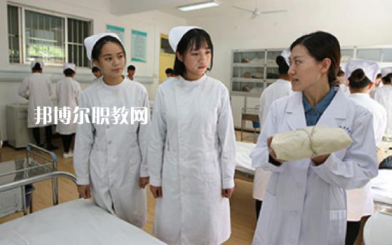 重慶2022年現(xiàn)在讀護(hù)理學(xué)校什么專(zhuān)業(yè)好