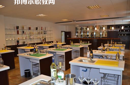貴州旅游學校2022年學費、收費多少