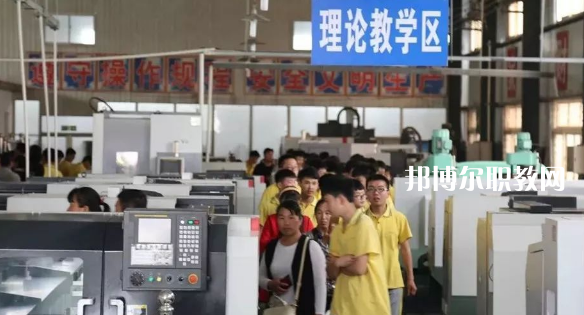 武邑奮飛職業(yè)技術(shù)中等專業(yè)學(xué)校怎么樣、好不好