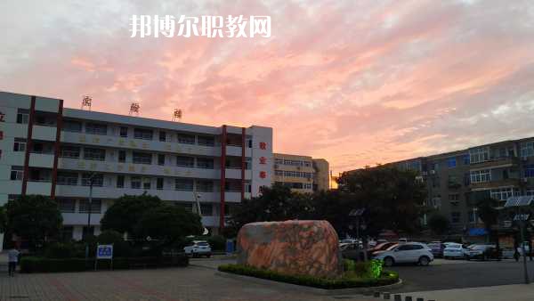 重慶巫山師范學(xué)校2022年報(bào)名條件、招生要求、招生對象 