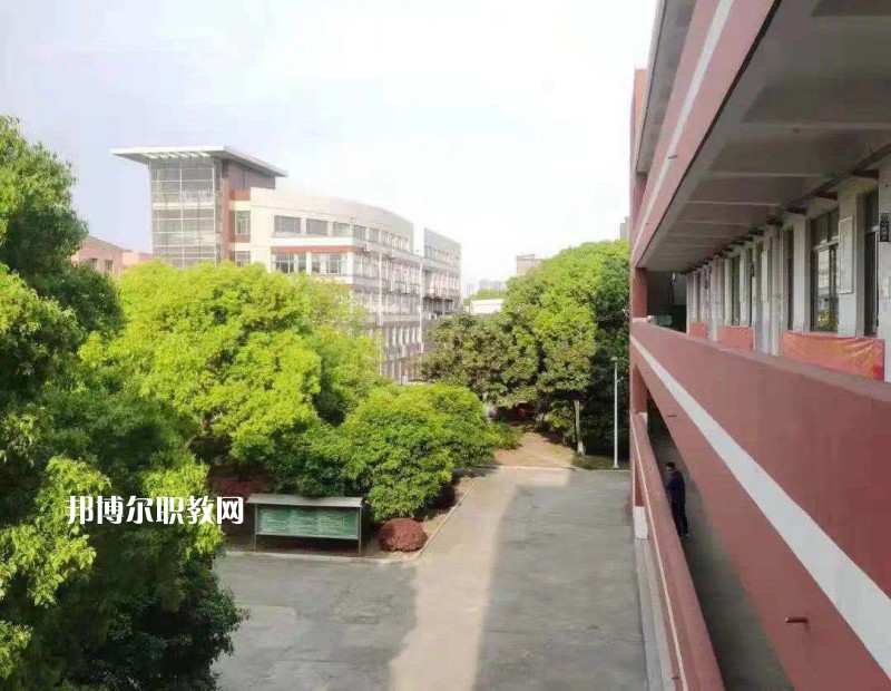 江陰商業(yè)中等專業(yè)學校2022年報名條件、招生要求、招生對象