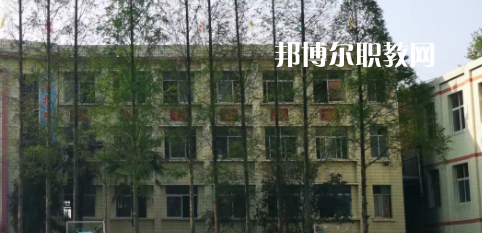 成都恒輝技工學(xué)校2022年學(xué)費、收費多少
