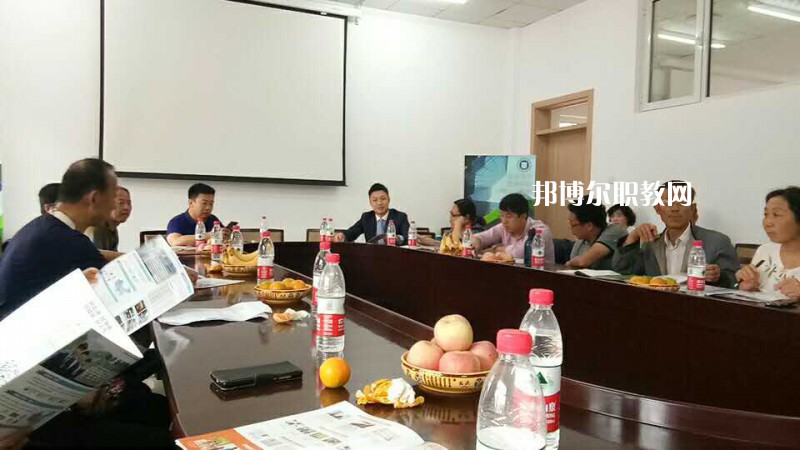 秦皇島渤?？萍贾械葘I(yè)學(xué)校2022年招生辦聯(lián)系電話