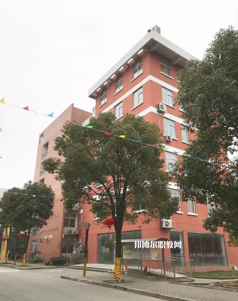 蘇州福納影視藝術(shù)學校2022年報名條件、招生要求、招生對象