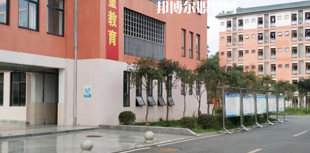 成都廣信數(shù)字技術(shù)職業(yè)學(xué)校2022年學(xué)費(fèi)、收費(fèi)多少