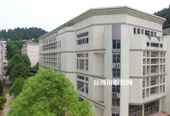 貴陽精工科技學(xué)校2022年學(xué)費、收費多少