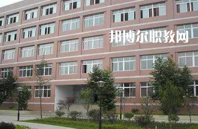 六盤水現(xiàn)代職業(yè)技術(shù)學校2022年報名條件、招生要求、招生對象