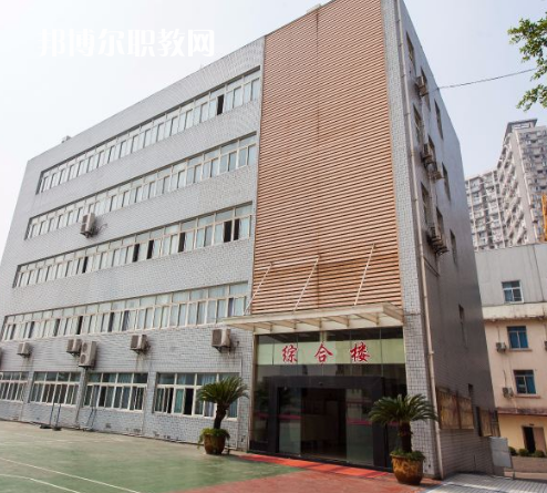 重慶工業(yè)學(xué)校2022年報(bào)名條件、招生要求、招生對象