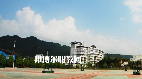 銅仁工業(yè)學(xué)校2022年報(bào)名條件、招生要求、招生對(duì)象