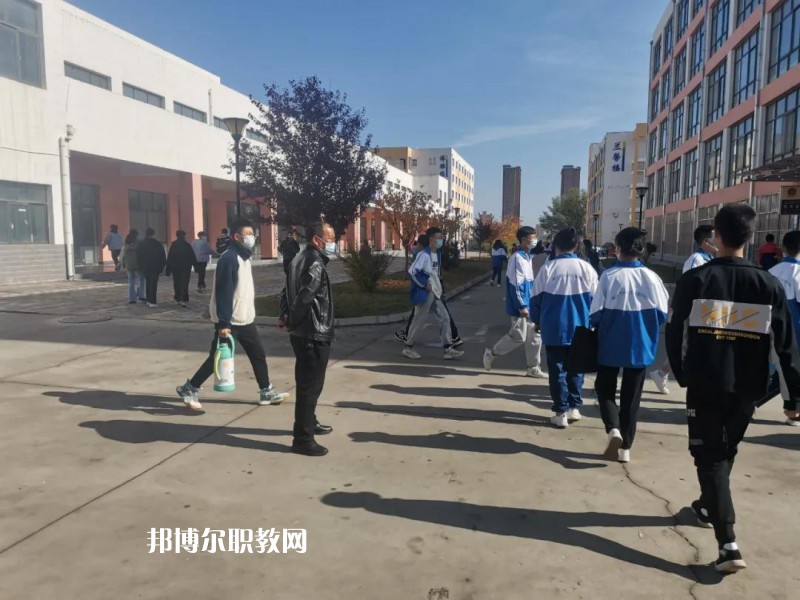 華亭職業(yè)教育中心2022年報名條件、招生要求、招生對象