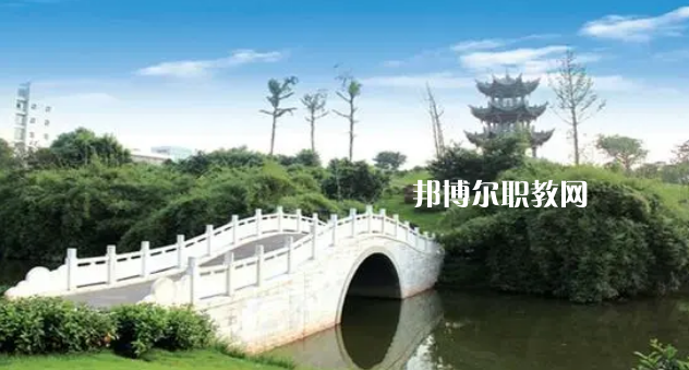 瀘州醫(yī)學(xué)院衛(wèi)生學(xué)校2022年報(bào)名條件、招生要求、招生對象