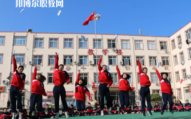 衡水兆華科技中專學(xué)校2022年報名條件、招生要求、招生對象
