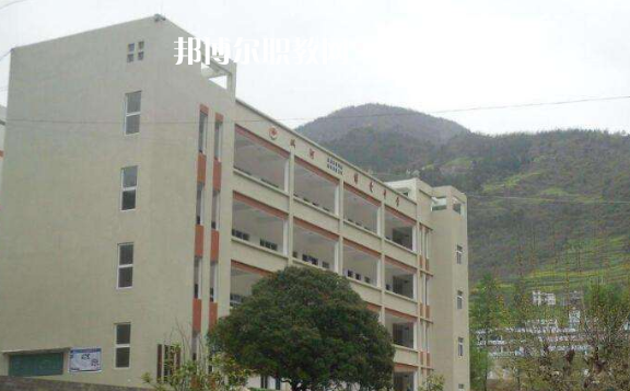 四川西昌交通學(xué)校2022年報名條件、招生要求、招生對象;