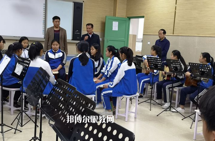 冊(cè)亨中等職業(yè)學(xué)校2022年報(bào)名條件、招生要求、招生對(duì)象