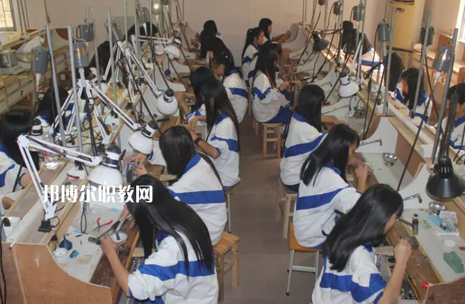 東莞實(shí)驗(yàn)技工學(xué)校2022年報(bào)名條件、招生要求、招生對(duì)象
