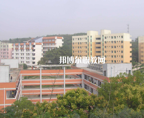重慶貿(mào)易中等職業(yè)學(xué)校2022年報名條件、招生要求、招生對象