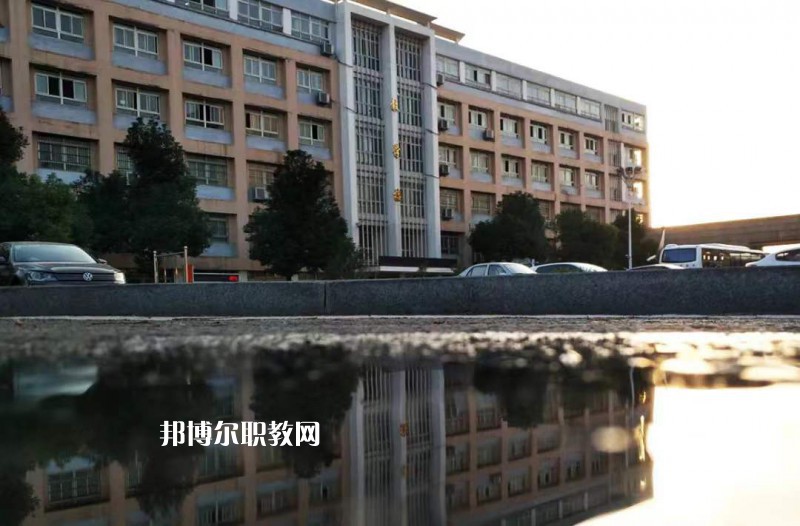 安徽紅十字會衛(wèi)生學校2022年報名條件、招生要求、招生對象