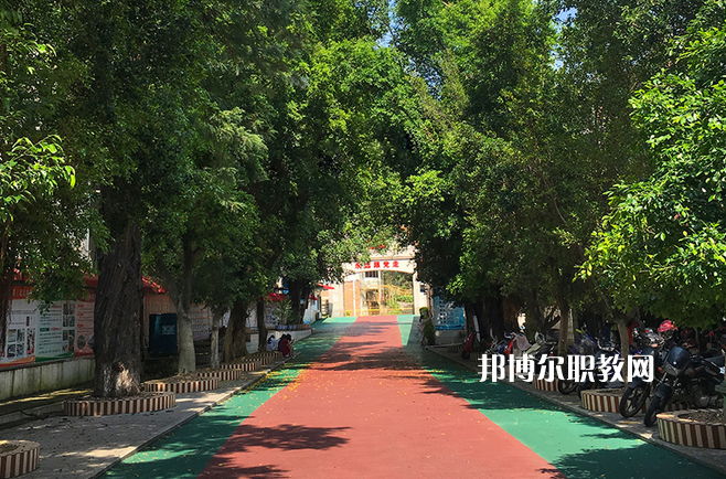 曲靖富源職業(yè)技術(shù)學(xué)校2022年報(bào)名條件、招生要求、招生對(duì)象