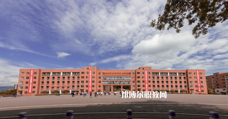重慶綦江職業(yè)教育中心2022年學(xué)費(fèi)、收費(fèi)多少