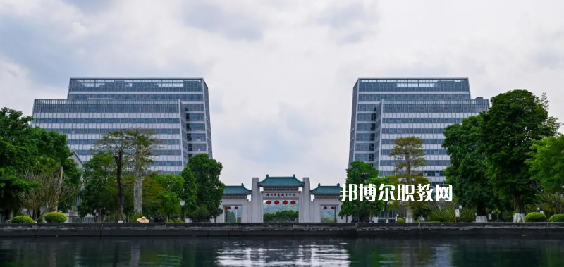 廣東華夏技工學(xué)校2022年報名條件、招生要求、招生對象