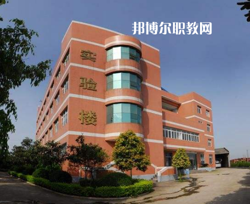 重慶渝東技工學(xué)校2022年報(bào)名條件、招生要求、招生對(duì)象