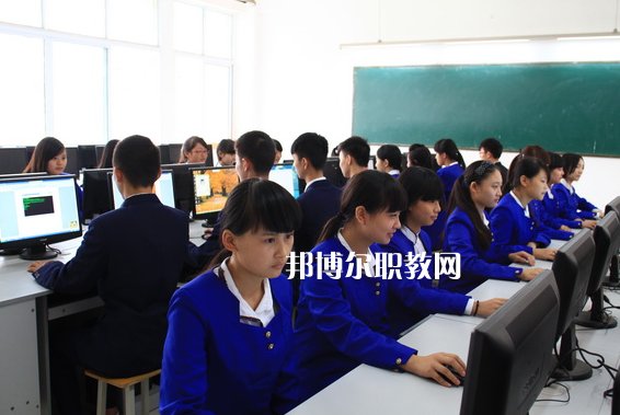 眉山華西航空旅游學(xué)校2022年報名條件、招生要求、招生對象