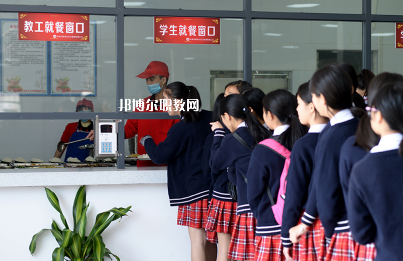 珠海工貿(mào)技工學(xué)校2022年報(bào)名條件、招生要求、招生對(duì)象 