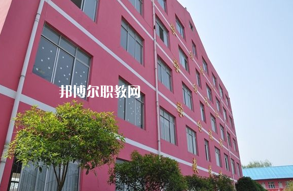 麗江民族中等專業(yè)學(xué)校2022年報名條件、招生要求、招生對象