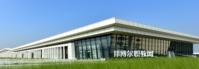 成都交通高級(jí)技工學(xué)校2022年學(xué)費(fèi)、收費(fèi)多少