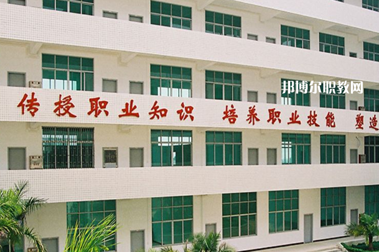 廣東潮州衛(wèi)生學(xué)校2022年招生辦聯(lián)系電話(huà)
