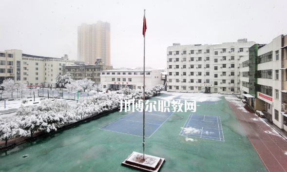 武漢第二衛(wèi)生學(xué)校2022年報名條件、招生要求、招生對象