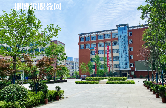武漢石牌嶺高級(jí)職業(yè)中學(xué)2022年有哪些專(zhuān)業(yè)