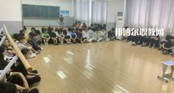 2023年達州科技職業(yè)技術學校招生辦聯(lián)系電話