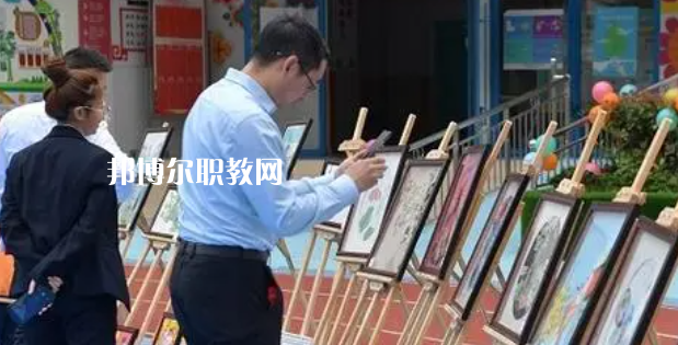 汶川縣特殊教育學(xué)校地址在哪里，哪個地區(qū)，哪個城市?
