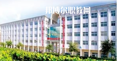 南通市通州區(qū)建筑職工中等專業(yè)學(xué)校地址在哪里，哪個(gè)地區(qū)，哪個(gè)城市?