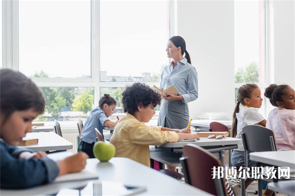 四川省甘孜衛(wèi)生學(xué)校有哪些招生專(zhuān)業(yè)（2023年）