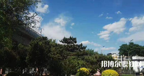 唐山市豐南區(qū)中等專業(yè)學(xué)校地址，乘車路線