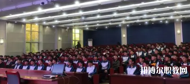 秦皇島市中等專業(yè)學(xué)校地址，乘車路線