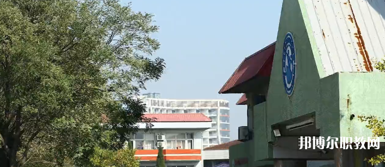秦皇島市體育舞蹈中等專業(yè)學(xué)校地址，乘車路線
