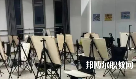 秦皇島市藝新舞蹈學(xué)校地址，乘車路線