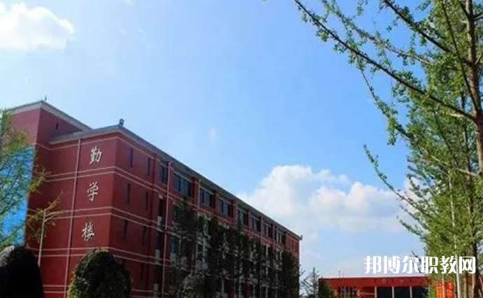 2023福泉市中等職業(yè)學(xué)校多少錢(qián) 福泉市中等職業(yè)學(xué)校各專業(yè)學(xué)費(fèi)收費(fèi)標(biāo)準(zhǔn)