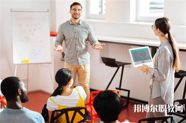 江蘇徐州醫(yī)藥高等職業(yè)學(xué)校2023年招生錄取分?jǐn)?shù)線(xiàn)(2024參考)