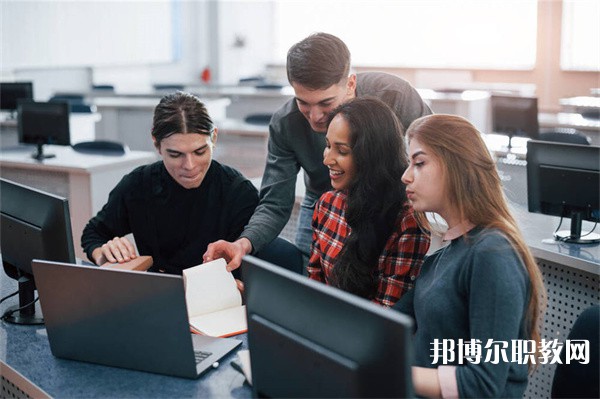湖南哪里的職業(yè)中學(xué)能讀電子技術(shù)專(zhuān)業(yè)