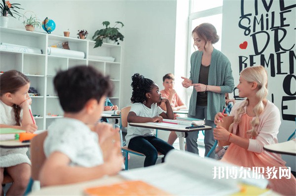 廣東哪里的中專學(xué)校能讀社會文化藝術(shù)(戲劇、粵劇、雷劇)專業(yè)