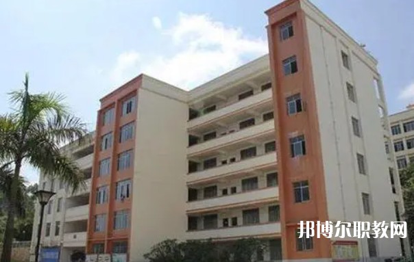 賀州市東南理工職業(yè)技術(shù)學(xué)校怎么樣、好不好